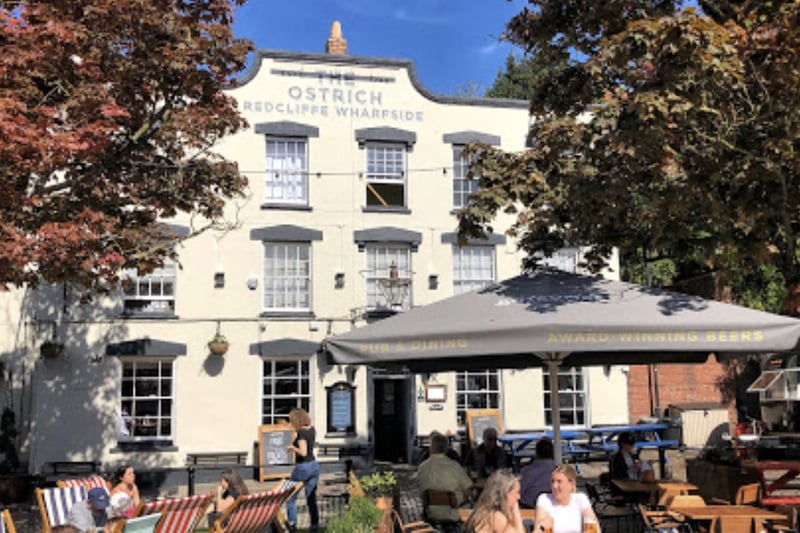 On the historic harbourside at Redcliffe, this Georgian pub has a large quayside beer garden which gets packed with diners and drinkers on warm summer days.