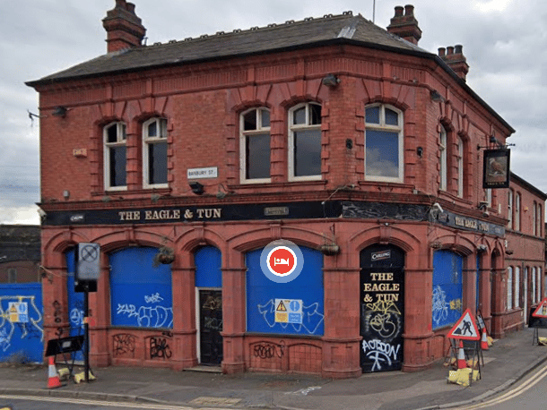 The Eagle and Tun on Canal Street closed its doors in 2020 after being in business for more than 10 years. The pub was made fmous famous after featuring in the video for UB40’s hit single Red Red Wine. The building still stands on the corner of Banbury Street