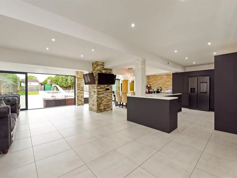 Open plan kitchen/dining/ family room