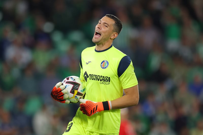 If a new goalkeeper is what you’re after then the former Sevilla man could be a real bargain as he gets set to leave Getafe after five years and over 200 appearances 