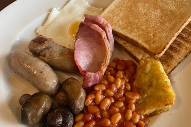 The Derby Lodge is a chain pub on Roby Road, which serves pub grub classics - including a Full English. Our readers rate their fry up!