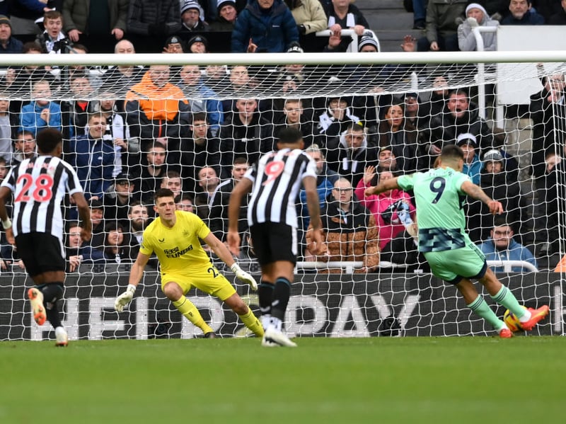 After back to back goalless draws to Leeds and Arsenal and an FA Cup defeat away at Sheffield Wednesday, Newcastle hosted in-form Fulham needing a win to get their season back on track. They managed that, but only because of a late Alexander Isak strike that secured all three points - something that might not have happened had Aleksandar Mitrovic not seen his penalty ruled-out after he accidentally struck the ball twice.

