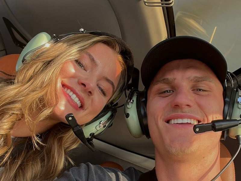 Chana Kesselaar is an Amsterdam-born fashion designer and artist who has been in a relationship with Sven Botman since 2016.