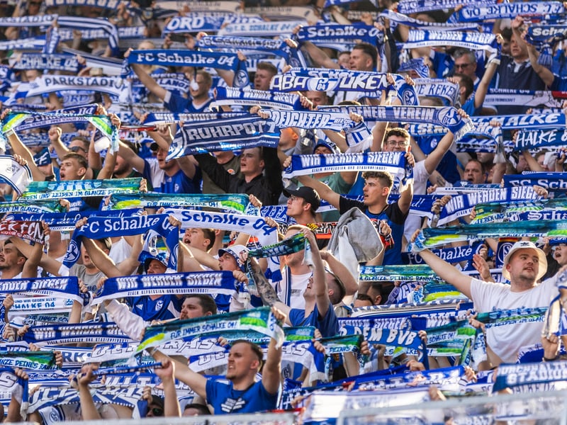 Average attendance: 61,133
