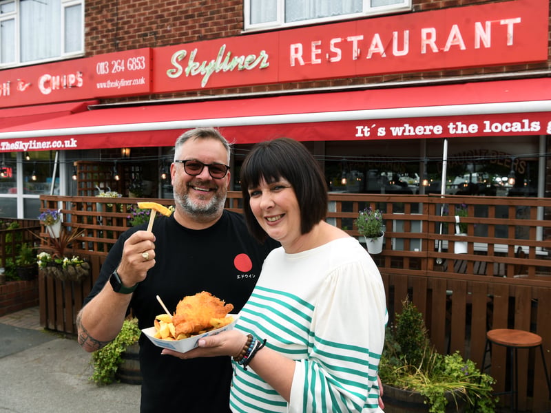 ⭐ 4.6 from 1,422 reviews
🗣 "An old-fashioned, hearty restaurant that resembles the pinnacle of British fish and chips. A true Yorkshire fish and chips at the best place around. Truly remarkable."