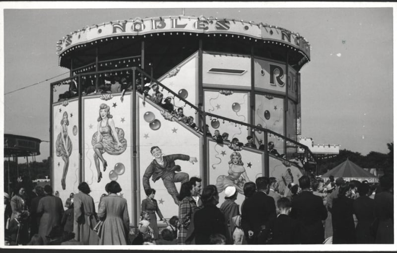 Newcastle Town Moor 1952, people queuing for the rides at the Hoppings.