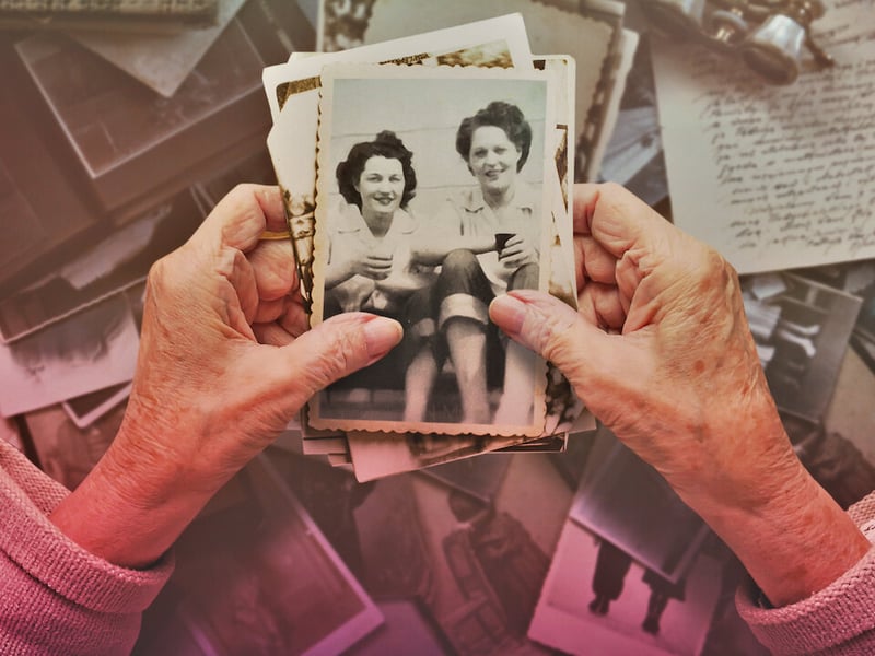 Two women kept their love a secret for two decades reveal the difficulties of coming out.