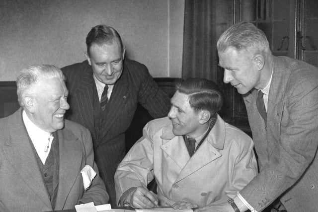 It's February 1948 and Len Shackleton signs for SAFC - at St James Park.