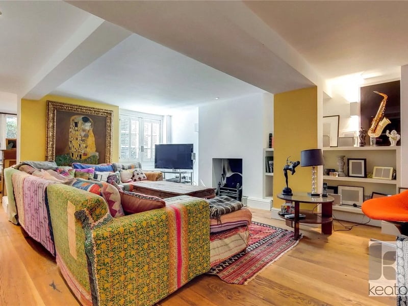 The lounge on the lower ground floor which features a fantastic saxophone photo