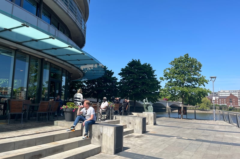 For a more cheap and cheerful alternative, go to JD Wetherspoon’s The Rocket. Its outdoor seating wraps around the building with views of the river and Putney Bridge. Here you’ll likely find the cheapest pint and fish and chips on our list.
