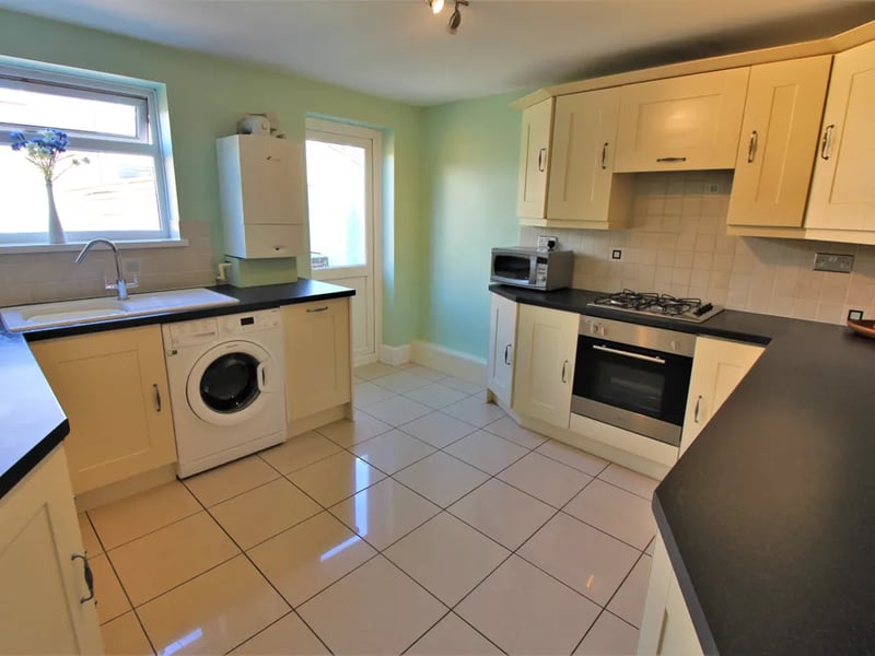 Fitted kitchen