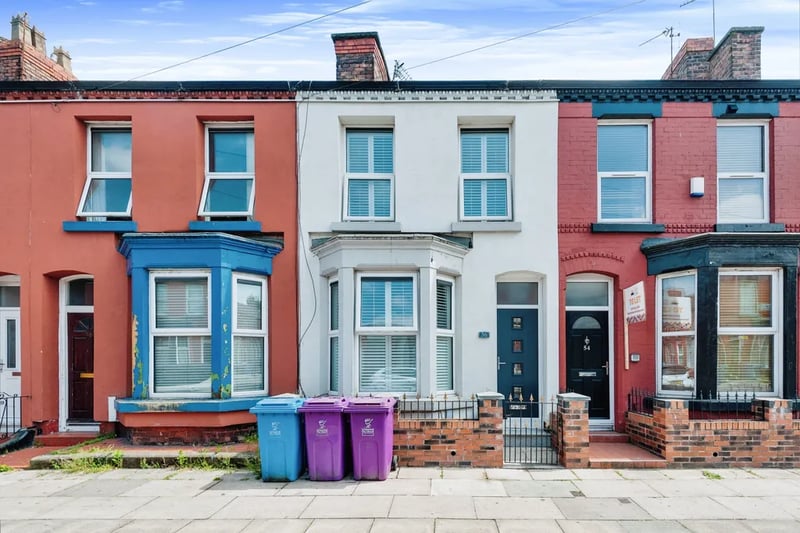 This ‘immaculate’ two-bed home has gone on the market in Liverpool. At £140k, it would make a great first home. Let’s take a look inside.