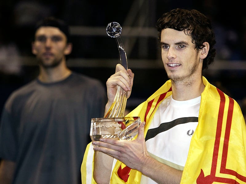 Murray returned to San Jose to successfully defend his title - defeating Ivo Karlovic of Croatia in the SAP Open final.