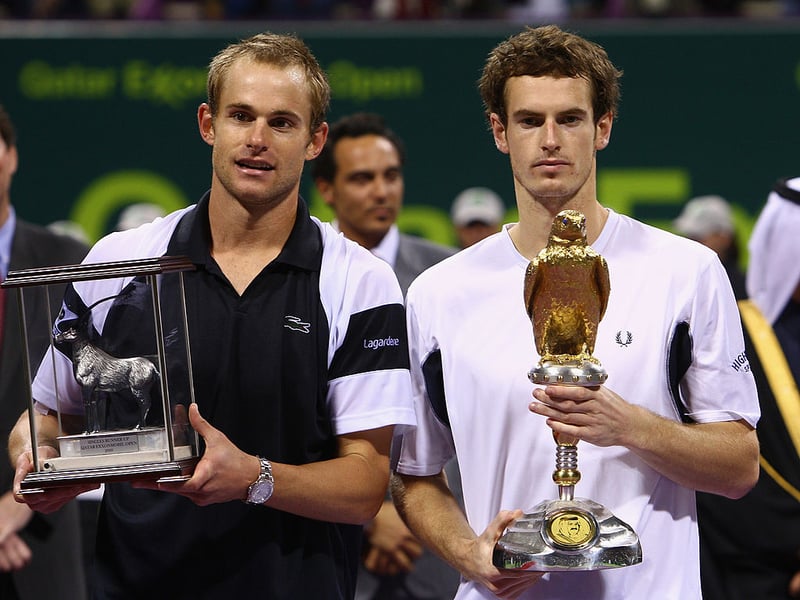 A winning defence of the Exxon Mobil Qatar Open Tennis in Doha in January, beating Andy Roddick in the final, provided Murray with the first of six titles in 2009.