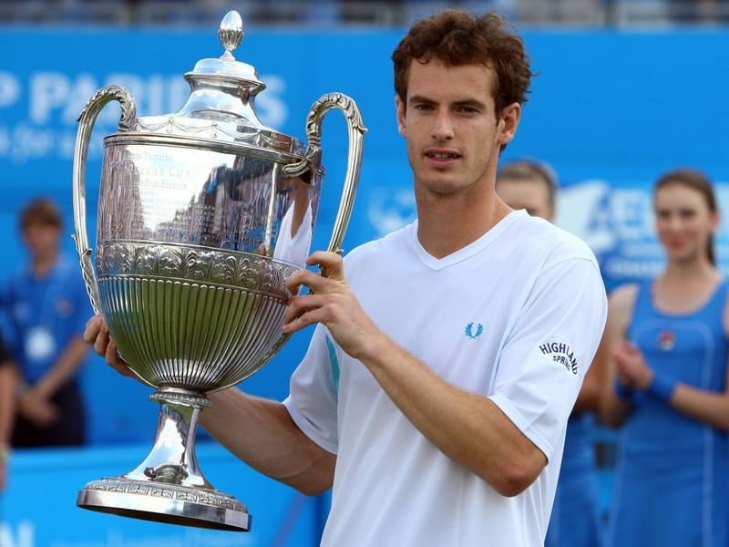 2009 also saw a first win on home turf for Andy Murray - as he lifted the AEGON Championship at London's Queens Club. He defeated the USA's James Blake in the final.