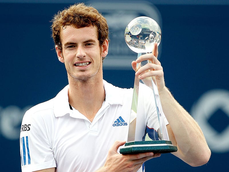 The first of a brace of 2010 wins for Murray was a successful defence of his Rogers Cup title, beating Roger Federer in the final in Toronto.