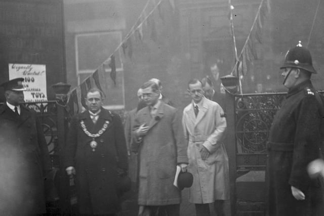 The Prince of Wales at the Occupational Centre in Roker Avenue, with the Mayor in 1934.