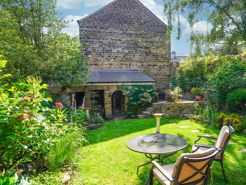 The garden is extremely private, offering a quiet place to relax in the summer months
