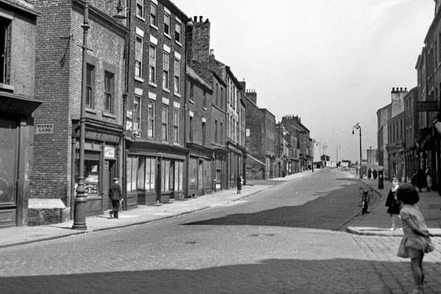 High Street East in the 1930s.