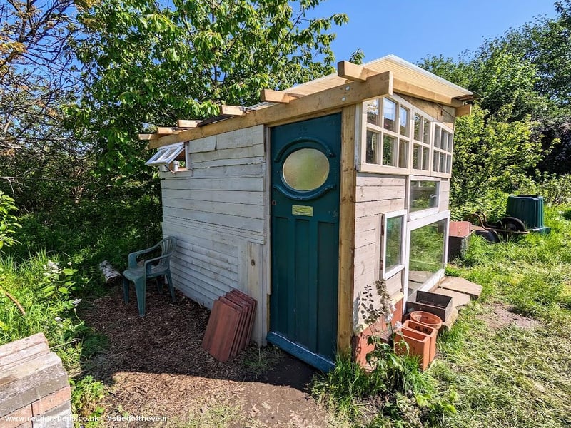 Name: Lottie Shaw 
Shed: Number 82
From: West Yorkshire