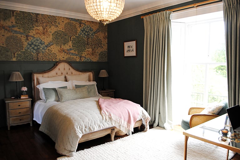 One of the five beautifully decorated bedrooms.