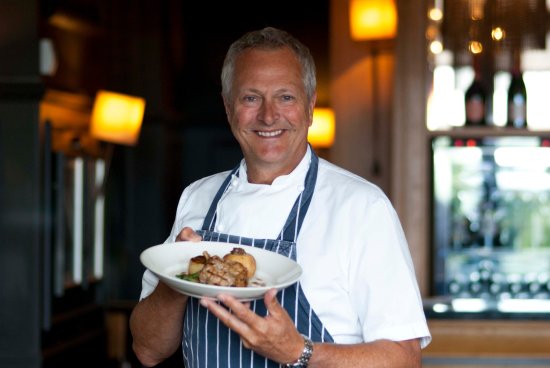 Celebrity chef who became the youngest Scottish chef to win a Michelin star in the early 1990s is a blue nose. He has appeared in TV shows such as ‘Ready Steady Cook and the Great British Menu.
