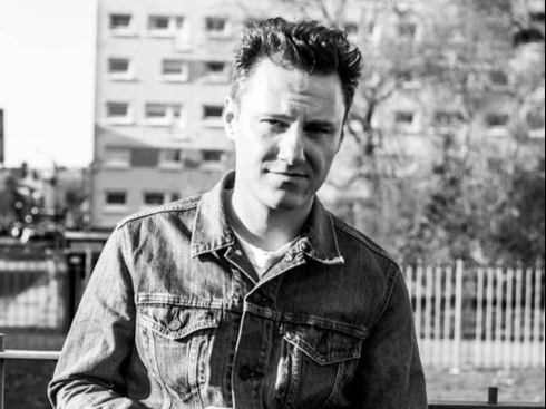 Scottish singer-songwriter who shot to fame after releasing his first music video for the song “Salamander Street”. He performed a live set at half-time during a Weekend of Legends II match last season.