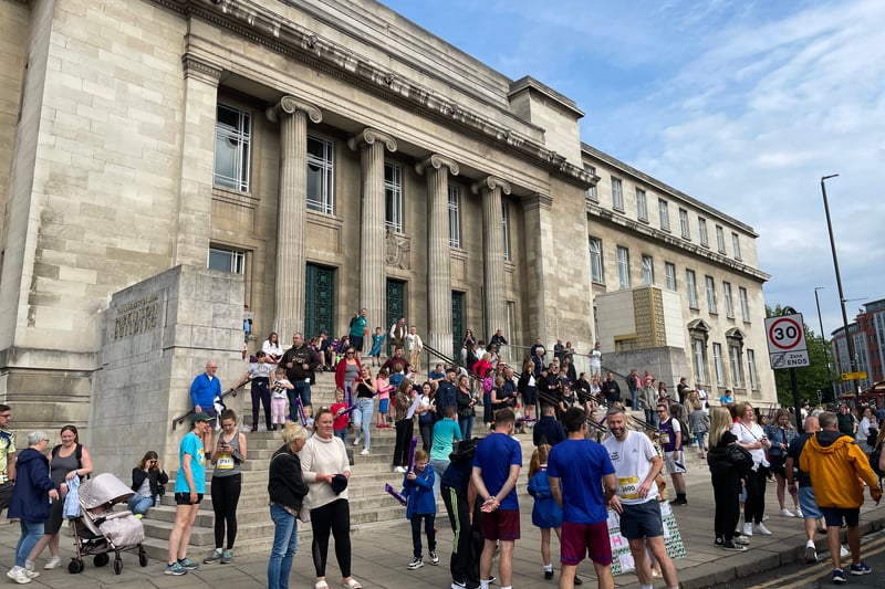 Audience gathered on Parkinson Steps for the start of the race.