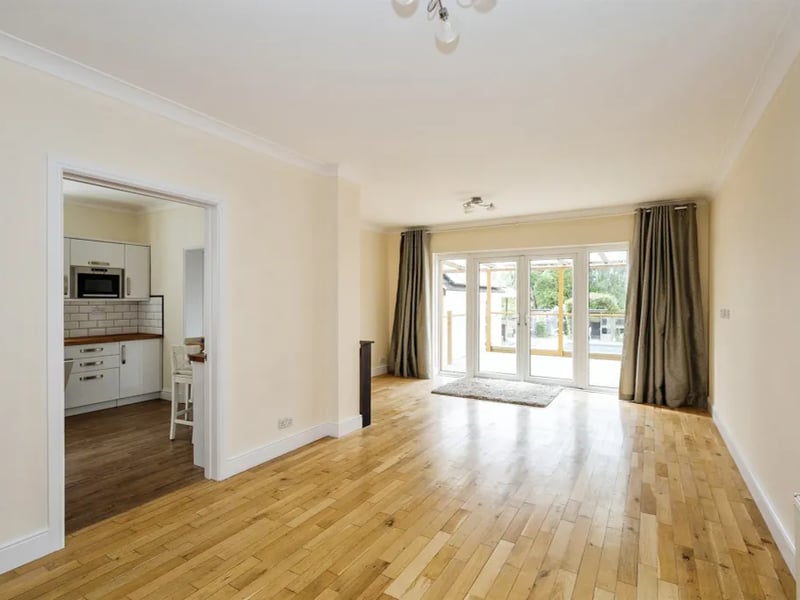 Lounge/dining room