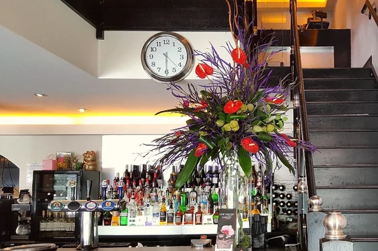 New Orchid Garden Restaurant has a 4.4 ⭐ rating on Google Reviews from 411 reviews and was handed five stars by the Food Standards Agency in January 2019.