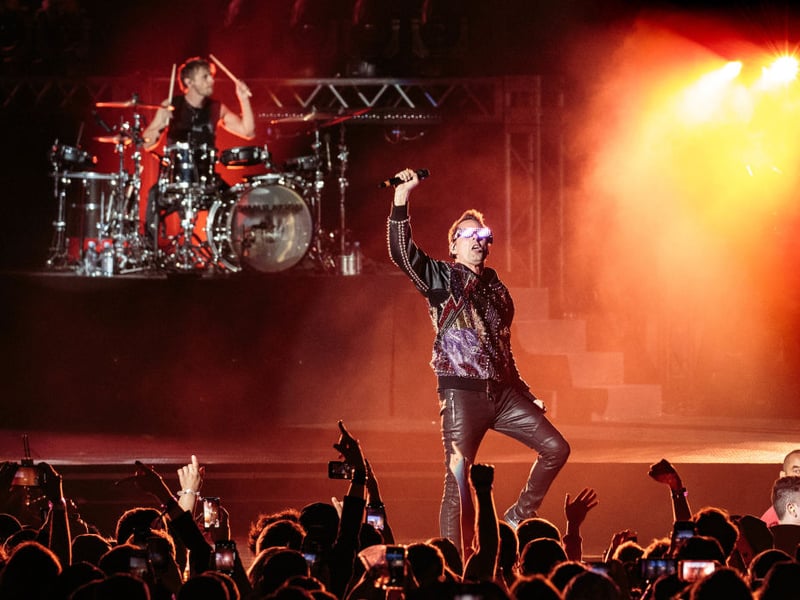 They're now known for their huge theatrical gigs with high production values, fireworks and anything else Matt Bellamy can get his hands on. In 2000 they visited King Tut's with a far more modest - but just as well received - show.