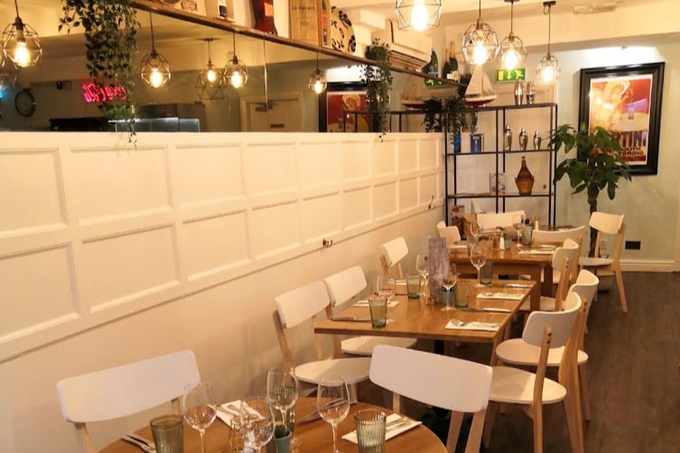 ⭐ La Famiglia has a 4.6 rating on Google Reviews from 257 reviews and was handed five stars by the Food Standards Agency in January 2020.  📝 Easygoing Italian restaurant serving pasta, seafood & meat dishes, plus desserts. 💬 “A must go when in Liverpool. Food is authentic and fresh, staff are polite and friendly.”
