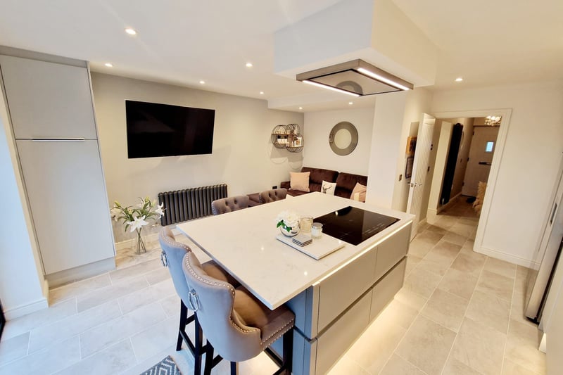 The kitchen/diner with breakfast bar. Photo: Zoopla