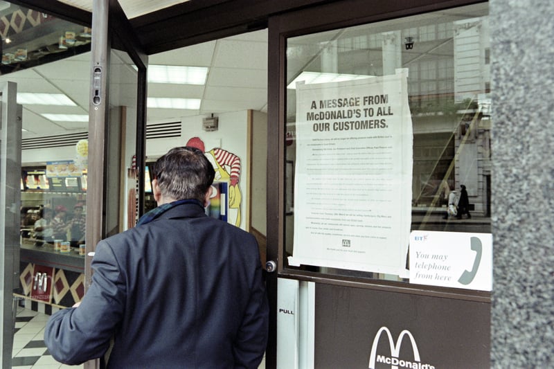 By 1996 hundreds of McDonald’s had opened across the country, but there was trouble ahead. In March, signs nformed Londoners that the chain would not be offering products made with British beef because of the health scare over mad cow disease (BSE) in Britain. (Photo JOHNNY EGGITT/AFP via Getty Images)