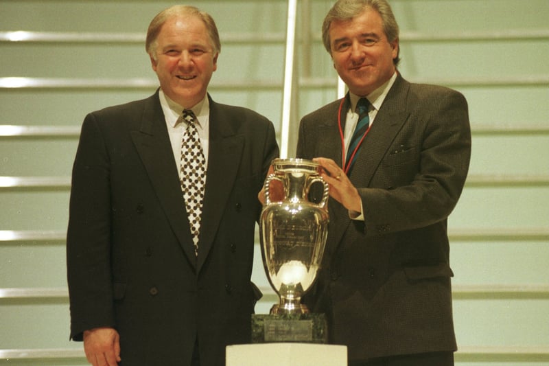 Brown poses for a photo alongside England manager Terry Venables after both nations were drawn together at the 1986 European Championships.