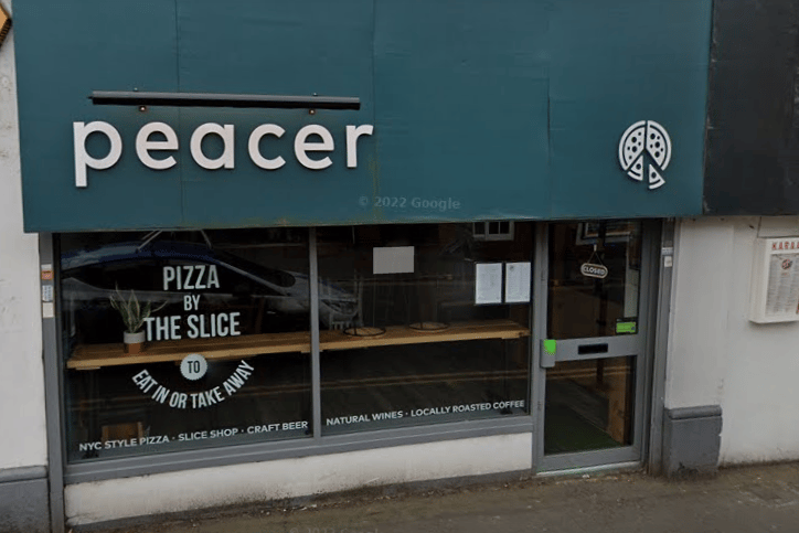 Peacer has a 4.9 rating from 380 reviews. One customer said: “Great staff, good beer choices, great pizza and good prices.”