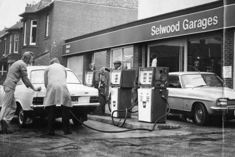 Motorists using Selwood Garage in September 1975. Photo: Shields Gazette