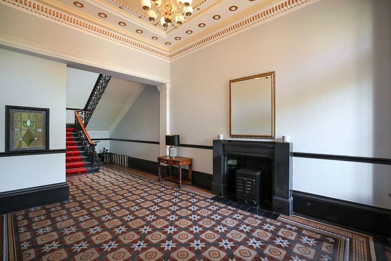 There is a security entry system to enter the property with a wonderful communal stairway with cupola channelling natural light all the way down to the foyer. 
