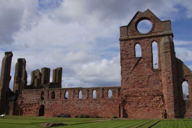 This abbey is located north of Arbroath town which is around 17 miles north-east of Dundee. It was founded in 1178 by King William the Lion who himself was buried at the abbey. According to Historic Environment Scot: “Arbroath Abbey is best known for the Declaration of Arbroath. The most famous document in Scottish history was a letter to Pope John XXII sent by 39 Scottish nobles, barons and freemen in response to the renewed excommunication of Robert the Bruce.”