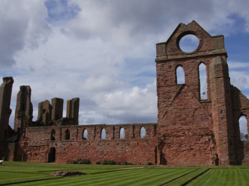 This abbey is located north of Arbroath town which is around 17 miles north-east of Dundee. It was founded in 1178 by King William the Lion who himself was buried at the abbey. According to Historic Environment Scot: “Arbroath Abbey is best known for the Declaration of Arbroath. The most famous document in Scottish history was a letter to Pope John XXII sent by 39 Scottish nobles, barons and freemen in response to the renewed excommunication of Robert the Bruce.”