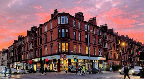 Byres Road is a popular spot in the West End of the city. It was once a completely separate village to Glasgow known as the ‘Bishop’s Byres’ with the Byres part having likely came from the Scots word for cow shed as the area was fairly rural. 