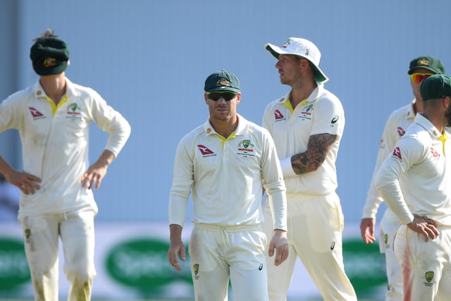 David Warner (2nd l) and his Australia team mates leave the field dejectedly after day four of the 3rd Ashes Test Match between England and Australia at Headingley on August 25, 2019 in Leeds, England. (Photo by Stu Forster/Getty Images)