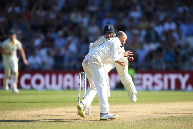 England batsman Jack Leach evades being run out by Nathan Lyon during day four of the 3rd Ashes Test Match between England and Australia at Headingley on August 25, 2019 in Leeds, England. (Photo by Stu Forster/Getty Images)