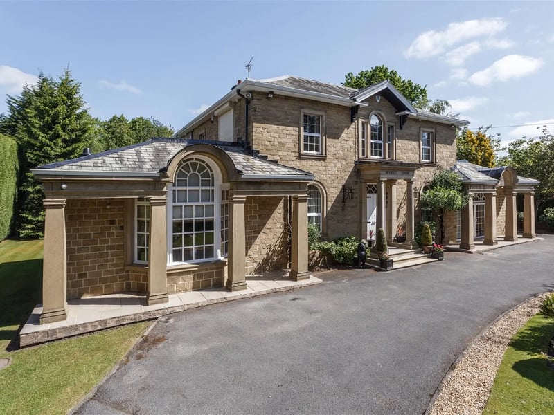 Also located on the popular Wigton Lane in Alwoodley, Woodley Chase's stunning exterior is matched by it's grandiose interior with five open plan reception areas, five spacious bedrooms and three bathrooms.