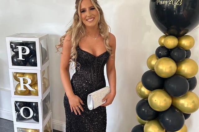 We love the black and gold theme for Jessica's prom