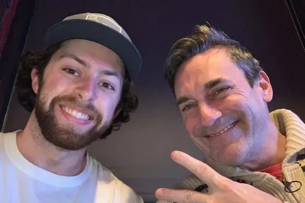 Jon Hamm enjoyed fried chicken at Buck’s Bar
