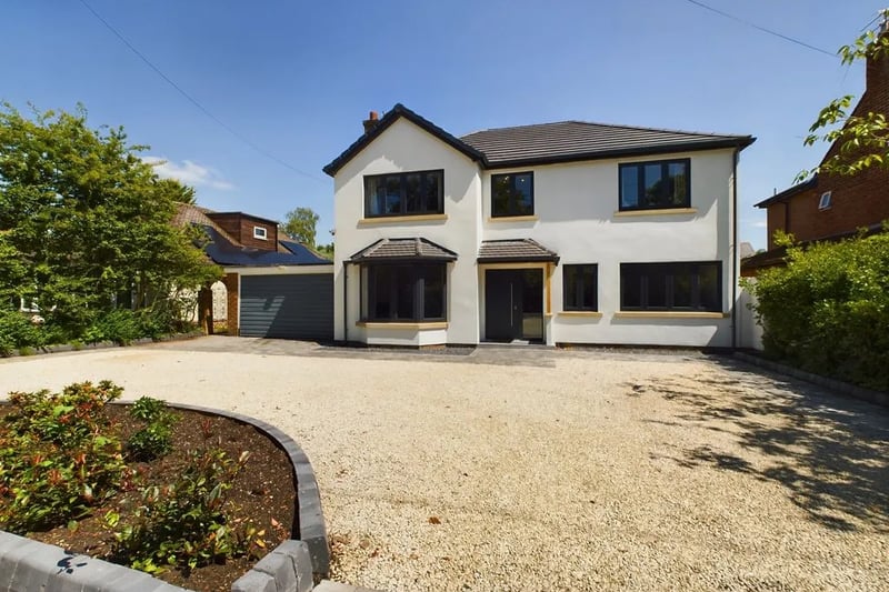 This beautiful, modern home has gone up for sale by the sea in Formby, Liverpool. Let’s take a look inside.