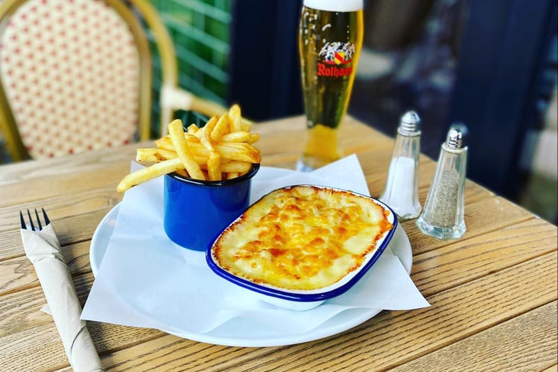 The Thornwood are renowned for their delicious mac & cheese as they have eight different options to choose from which is served with either fries, salad or garlic bread. The classic is terrific but if you want to opt for something a little different The Scottish or Spaniard are recommended. 