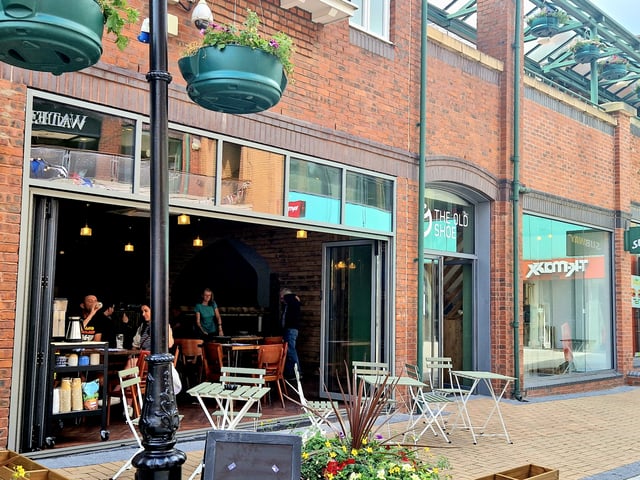 Outdoor seating provides customers with an area to enjoy some sunshine. 