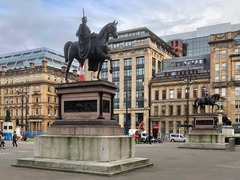 In the centre of Glasgow you will find George Square, it’s right next to Glasgow Queen Street train station. Here, you can enjoy some Scottish history as the location is embellished by statues of famous Scots including Sir Walter Scott and James Watt. You can also find other breathtaking monuments such as The Cenotaph.